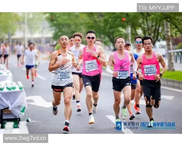 武汉极限运动队在马拉松大满贯中的耐力挑战与精彩表现分析